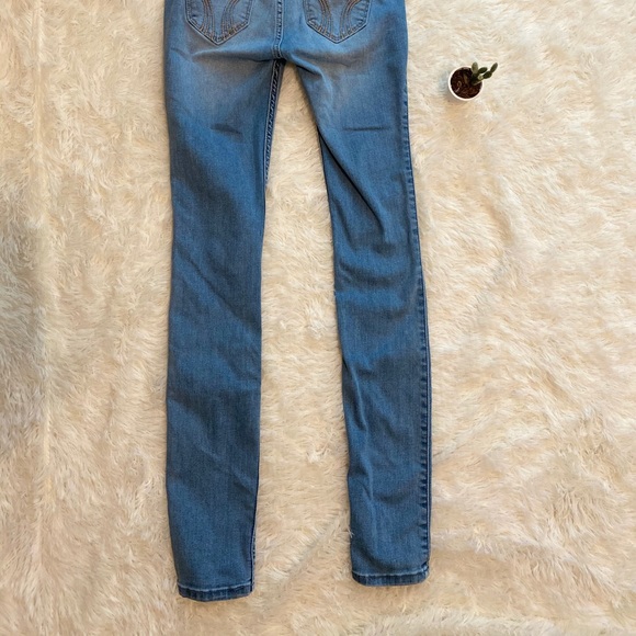 Hollister light blue skinny jeans - Picture 3 of 4